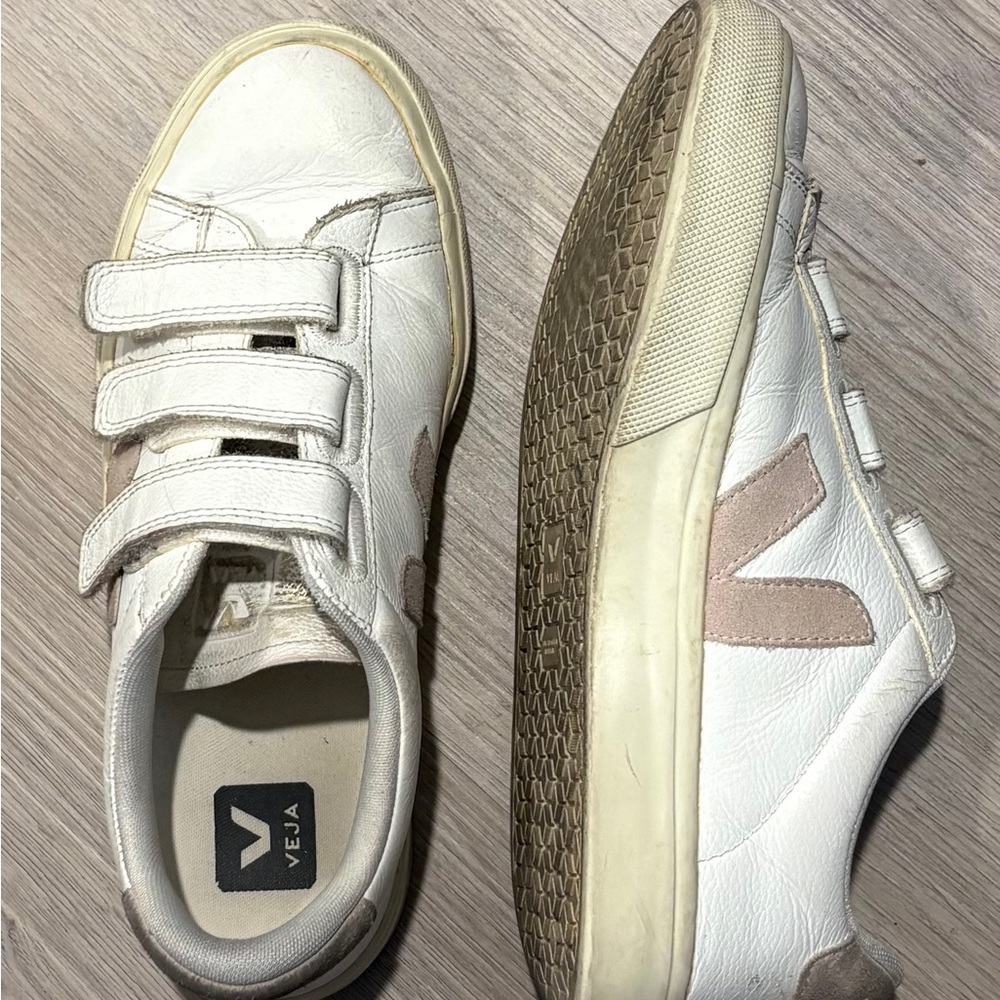 Veja RECIFE LEATHER WHITE BABE Sneakers
